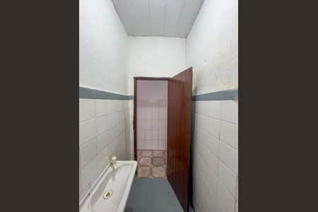 Banheiro de casa para alugar com 1 quarto, 37m² em Vila Moraes, São Paulo