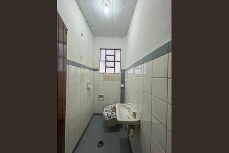 Banheiro de casa para alugar com 1 quarto, 37m² em Vila Moraes, São Paulo
