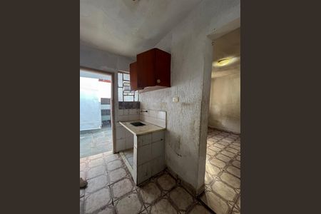 Cozinha de casa para alugar com 1 quarto, 28m² em Vila Moraes, São Paulo