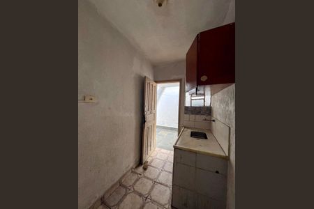 Cozinha de casa para alugar com 1 quarto, 28m² em Vila Moraes, São Paulo