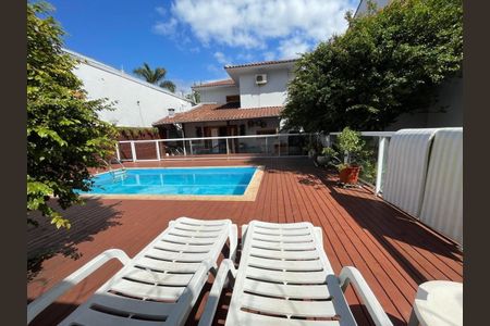Casa para alugar com 197m², 3 quartos e 4 vagasPiscina