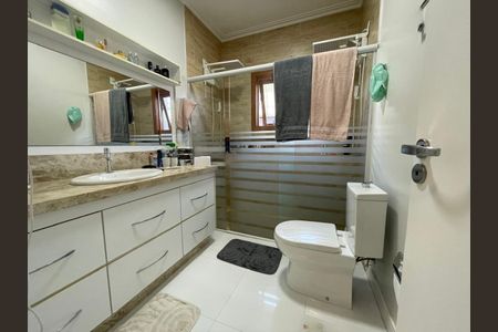 Casa para alugar com 197m², 3 quartos e 4 vagasBanheiro