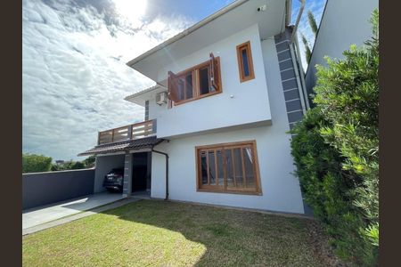 Casa para alugar com 197m², 3 quartos e 4 vagasFachada