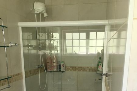 Banheiro  de casa à venda com 3 quartos, 230m² em Ferreira, São Paulo