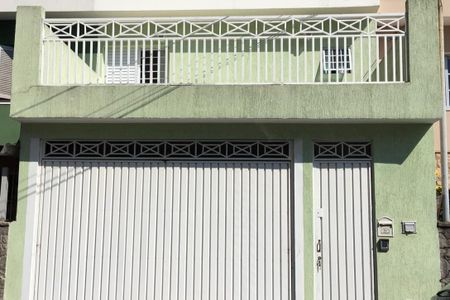 Fachada de casa à venda com 3 quartos, 230m² em Ferreira, São Paulo