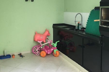 Área externa de casa à venda com 3 quartos, 230m² em Ferreira, São Paulo