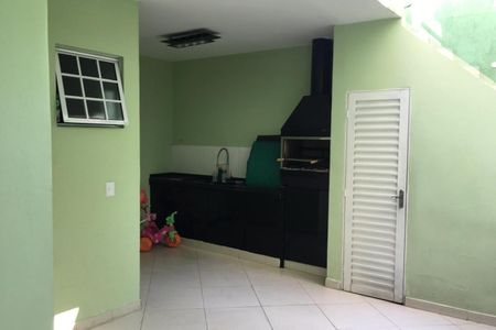 Área externa de casa à venda com 3 quartos, 230m² em Ferreira, São Paulo