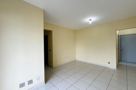 Apartamento para alugar com 65m², 2 quartos e 1 vagaSala