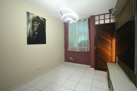 Casa à venda com 79m², 2 quartos e 1 vaga Casa à venda com 79m², 2 quartos e 1 vagaSala