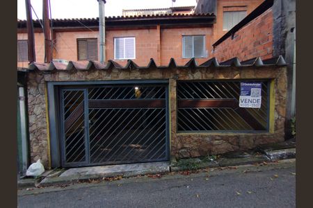 Casa à venda com 79m², 2 quartos e 1 vaga Casa à venda com 79m², 2 quartos e 1 vagaFachada