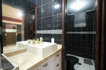 Casa à venda com 79m², 2 quartos e 1 vaga Casa à venda com 79m², 2 quartos e 1 vagaBanheiro