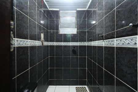 Casa à venda com 79m², 2 quartos e 1 vaga Casa à venda com 79m², 2 quartos e 1 vagaBanheiro