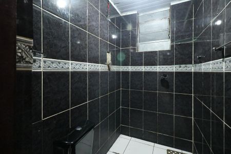 Casa à venda com 79m², 2 quartos e 1 vaga Casa à venda com 79m², 2 quartos e 1 vagaBanheiro