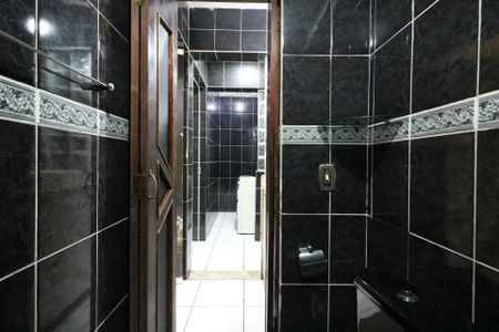 Casa à venda com 79m², 2 quartos e 1 vaga Casa à venda com 79m², 2 quartos e 1 vagaBanheiro