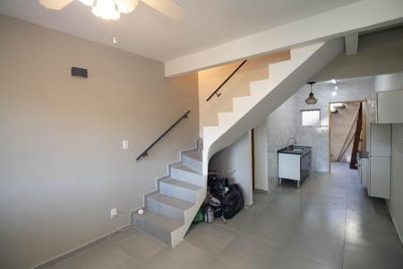 Sala  de casa para alugar com 2 quartos, 55m² em Parque Ramos Freitas, São Paulo