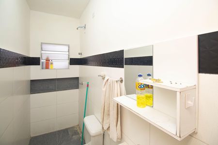 Casa para alugar com 55m², 2 quartos e 1 vaga Casa para alugar com 55m², 2 quartos e 1 vagaBanheiro