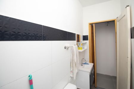 Casa para alugar com 55m², 2 quartos e 1 vaga Casa para alugar com 55m², 2 quartos e 1 vagaBanheiro