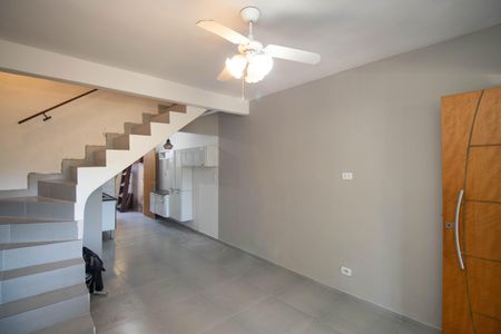 Sala  de casa para alugar com 2 quartos, 55m² em Parque Ramos Freitas, São Paulo