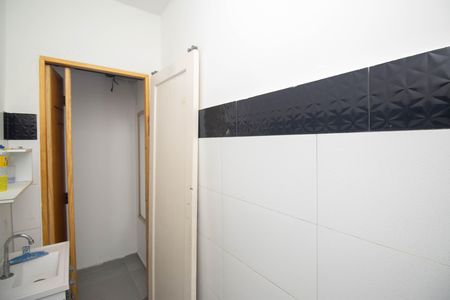 Casa para alugar com 55m², 2 quartos e 1 vaga Casa para alugar com 55m², 2 quartos e 1 vagaBanheiro