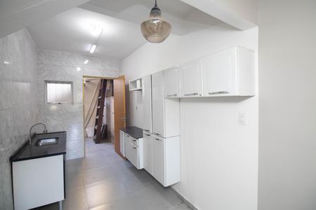 Casa para alugar com 55m², 2 quartos e 1 vaga Casa para alugar com 55m², 2 quartos e 1 vagaCozinha - Armários