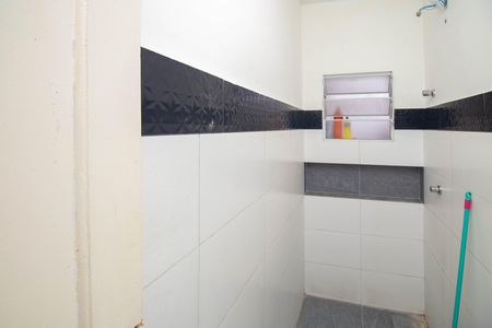 Casa para alugar com 55m², 2 quartos e 1 vaga Casa para alugar com 55m², 2 quartos e 1 vagaBanheiro