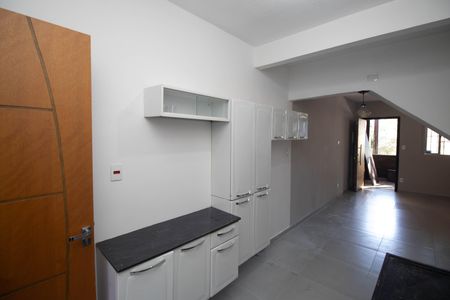Casa para alugar com 55m², 2 quartos e 1 vaga Casa para alugar com 55m², 2 quartos e 1 vagaCozinha - Armários