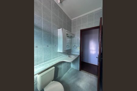 Casa à venda com 160m², 5 quartos e 2 vagas Casa à venda com 160m², 5 quartos e 2 vagasBanheiro da Suíte