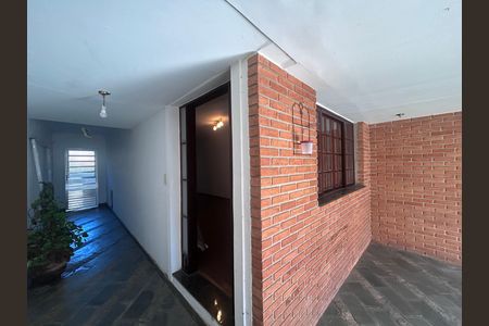 Casa à venda com 160m², 5 quartos e 2 vagas Casa à venda com 160m², 5 quartos e 2 vagasGaragem