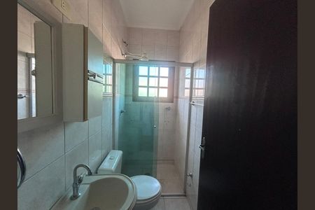 Casa à venda com 160m², 5 quartos e 2 vagas Casa à venda com 160m², 5 quartos e 2 vagasBanheiro Social