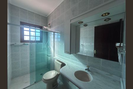 Casa à venda com 160m², 5 quartos e 2 vagas Casa à venda com 160m², 5 quartos e 2 vagasBanheiro da Suíte