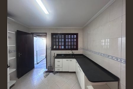 Casa à venda com 160m², 5 quartos e 2 vagas Casa à venda com 160m², 5 quartos e 2 vagasCozinha