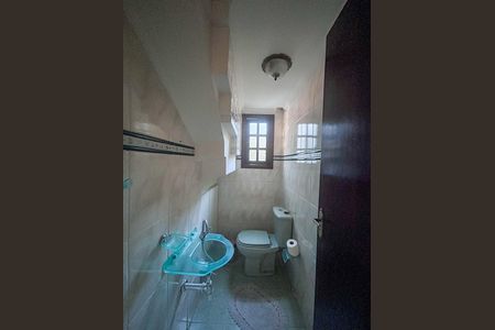 Casa à venda com 160m², 5 quartos e 2 vagas Casa à venda com 160m², 5 quartos e 2 vagasLavabo