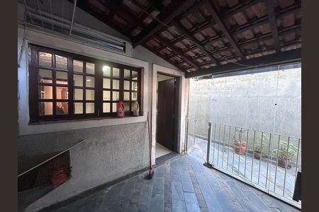 Casa à venda com 160m², 5 quartos e 2 vagas Casa à venda com 160m², 5 quartos e 2 vagasÁrea de serviço-churrasqueira