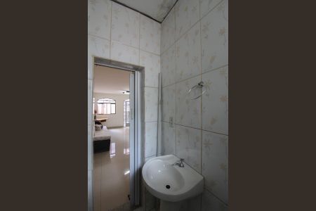 Casa à venda com 481m², 5 quartos e 3 vagas Casa à venda com 481m², 5 quartos e 3 vagasLavabo - Casa 1
