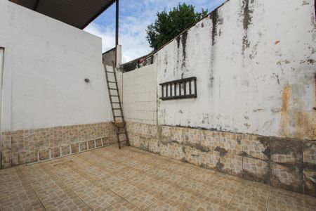 Casa à venda com 481m², 5 quartos e 3 vagas Casa à venda com 481m², 5 quartos e 3 vagasÁrea de Serviço - casa 1