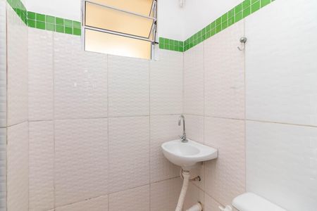 Banheiro de casa para alugar com 1 quarto, 25m² em Chora Menino, São Paulo