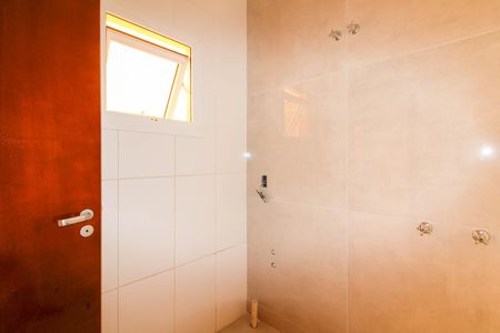 Casa à venda com 95m², 2 quartos e 1 vaga Casa à venda com 95m², 2 quartos e 1 vagaBanheiro