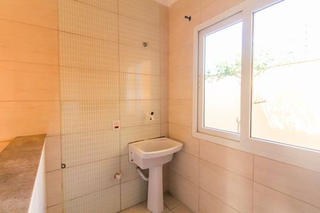 Casa à venda com 95m², 2 quartos e 1 vaga Casa à venda com 95m², 2 quartos e 1 vagaCozinha e Área de Serviço