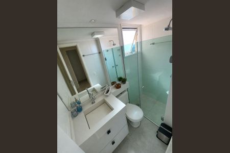 Banheiro 2 de apartamento para alugar com 2 quartos, 50m² em Quitaúna, Osasco