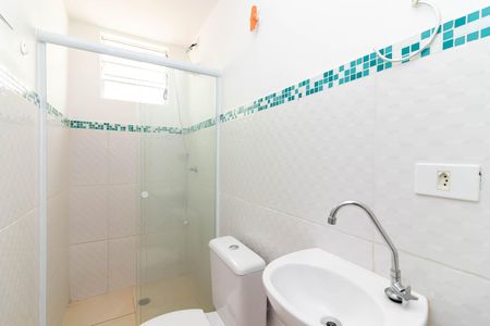 Banheiro de apartamento para alugar com 1 quarto, 28m² em Chora Menino, São Paulo