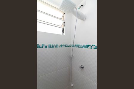 Banheiro de apartamento para alugar com 1 quarto, 28m² em Chora Menino, São Paulo