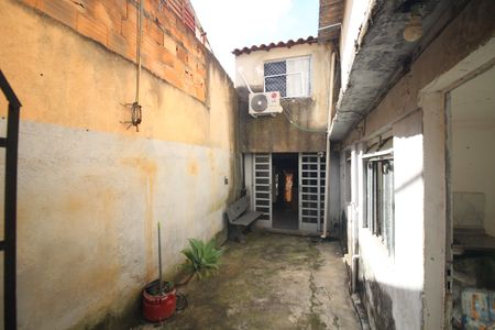 Casa para alugar com 40m², 2 quartos e sem vagaQuintal