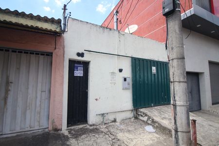 Casa para alugar com 40m², 2 quartos e sem vagaPlaquinha Instalada 01/05/2026 DIQY-523