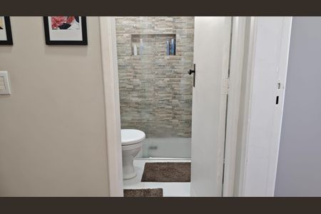 Apartamento à venda com 70m², 2 quartos e 1 vaga Apartamento à venda com 70m², 2 quartos e 1 vagaBanheiro