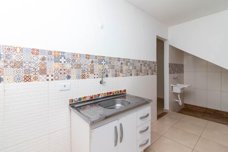 Cozinha de apartamento para alugar com 1 quarto, 25m² em Chora Menino, São Paulo