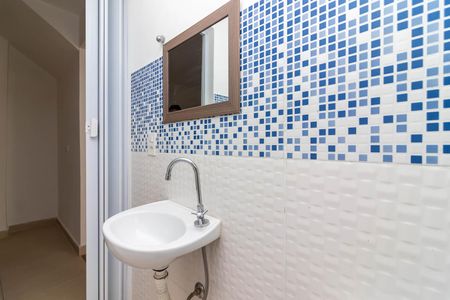 Banheiro de apartamento para alugar com 1 quarto, 25m² em Chora Menino, São Paulo