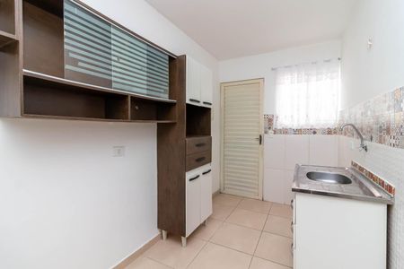 Cozinha de apartamento para alugar com 1 quarto, 25m² em Chora Menino, São Paulo