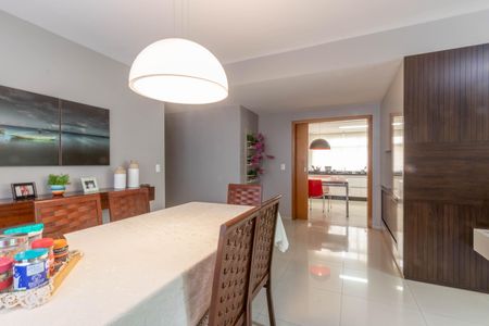 Apartamento à venda com 180m², 4 quartos e 4 vagasSala