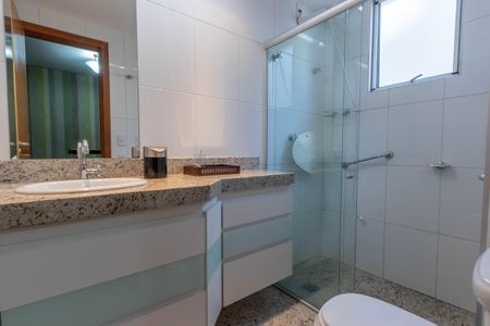 Apartamento à venda com 180m², 4 quartos e 4 vagasBanheiro