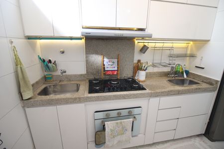 Apartamento à venda com 64m², 2 quartos e 2 vagasCozinha e Área de Serviço